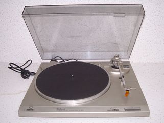 Thumbnail - TURNTABLE