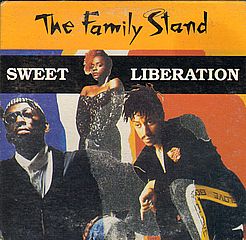 Thumbnail - FAMILY STAND